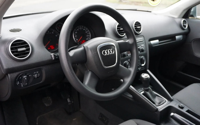 Audi A3 cena 16900 przebieg: 241000, rok produkcji 2006 z Brzesko małe 191